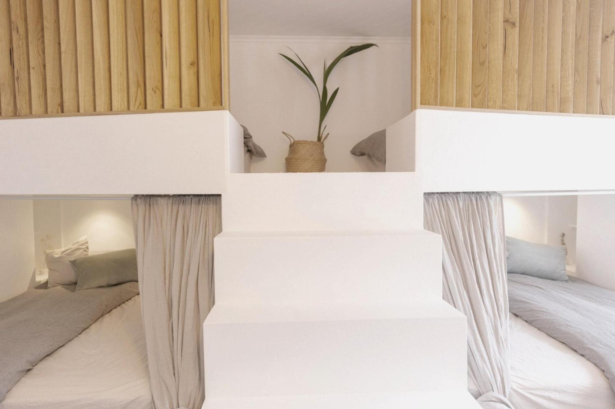 Saone Guesthouse & Coworking Ericeira Room photo